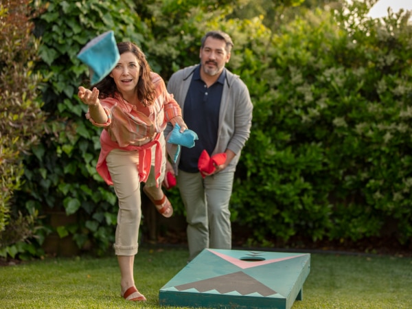  Par som spiller cornhole