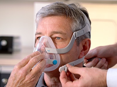 Helmasker-CPAP-maske-søvn-apnea-pasienter-ResMed