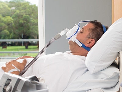 sykehus-maske-respiratoriske-Care-pasienter-ResMed-400x300
