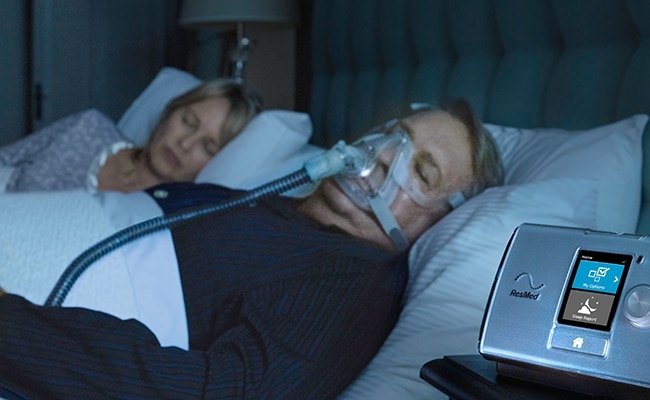 lumis_COPD_søvn_seng_par