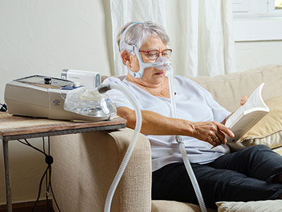 pasient-maske-ventilasjon-hjemme-ikke-invasiv-KOLS