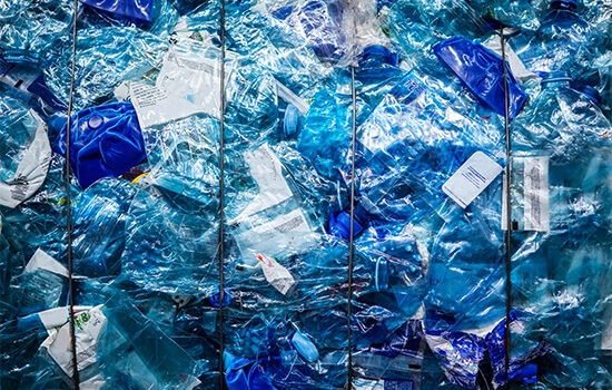 Bilde av resirkulerte plastflasker