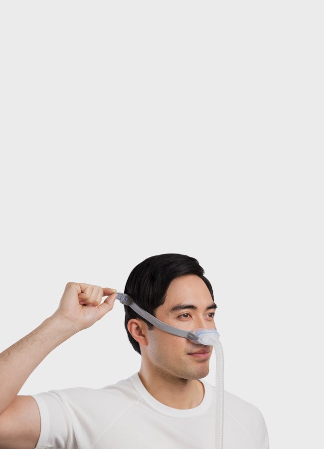 Søvn-apne-pasient juster-AirFit-N30-nasal-maske vugge-mobile